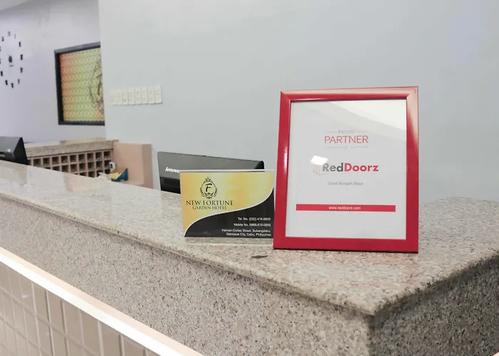 Reddoorz Premium @ Wireless Cebu 4* Mandaue City