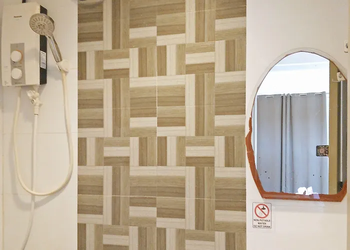 Reddoorz Premium @ Wireless Cebu Hotel 4*
